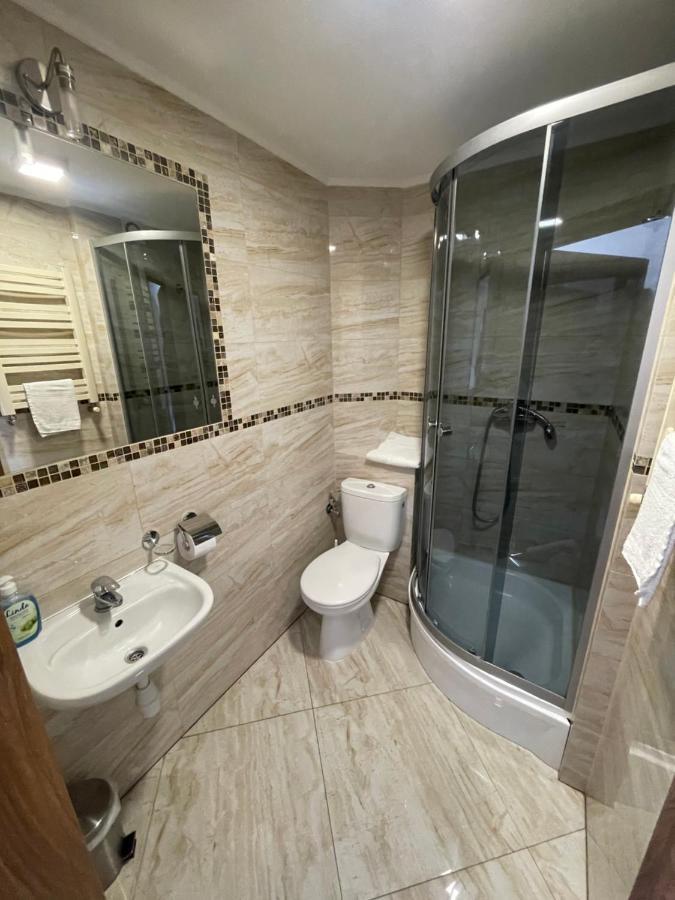 Hotelik Gold Raszyn Buitenkant foto