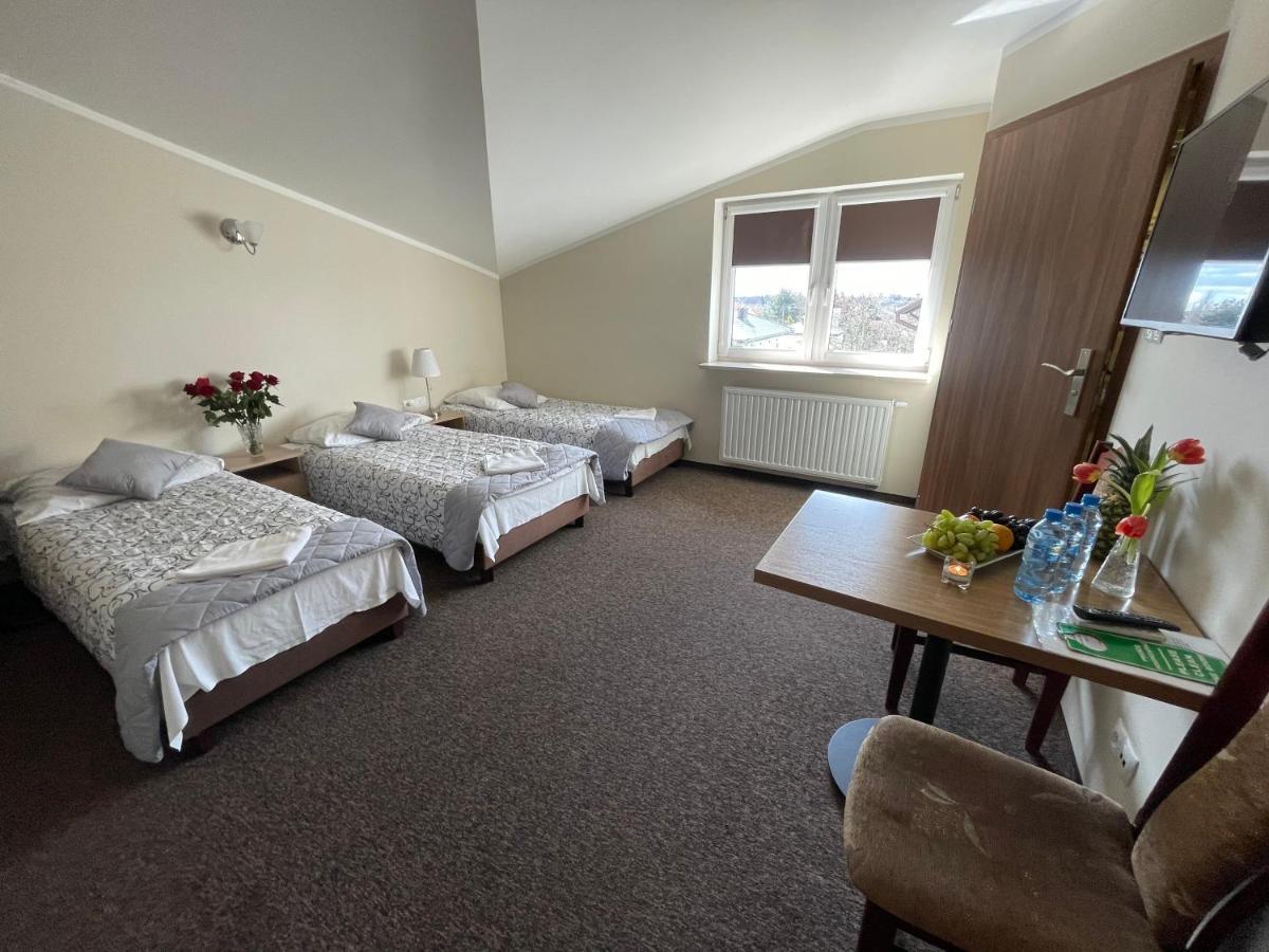 Hotelik Gold Raszyn Buitenkant foto