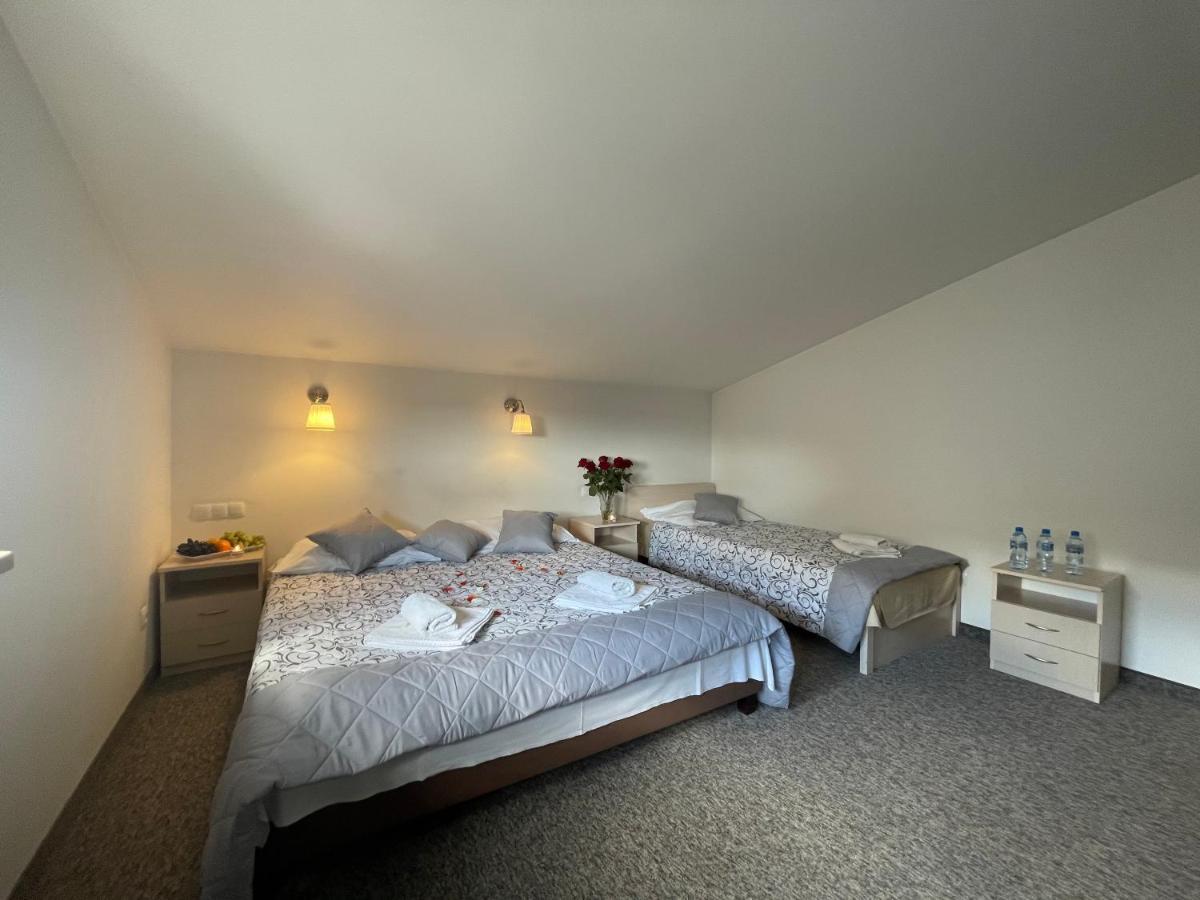 Hotelik Gold Raszyn Buitenkant foto