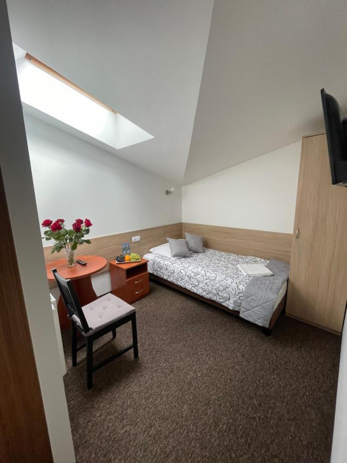 Hotelik Gold Raszyn Buitenkant foto