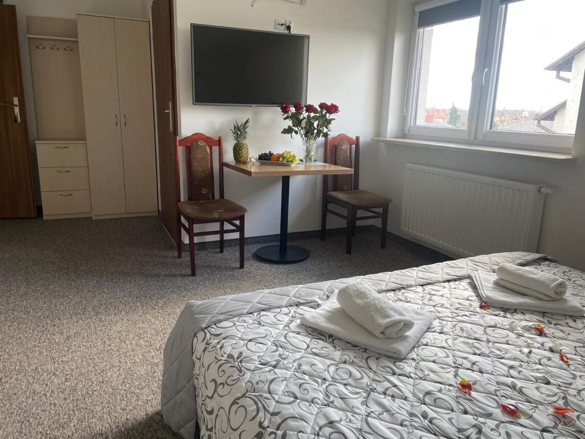 Hotelik Gold Raszyn Buitenkant foto