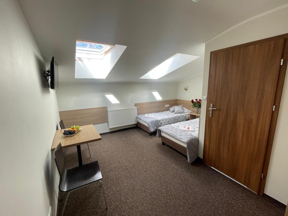 Hotelik Gold Raszyn Buitenkant foto