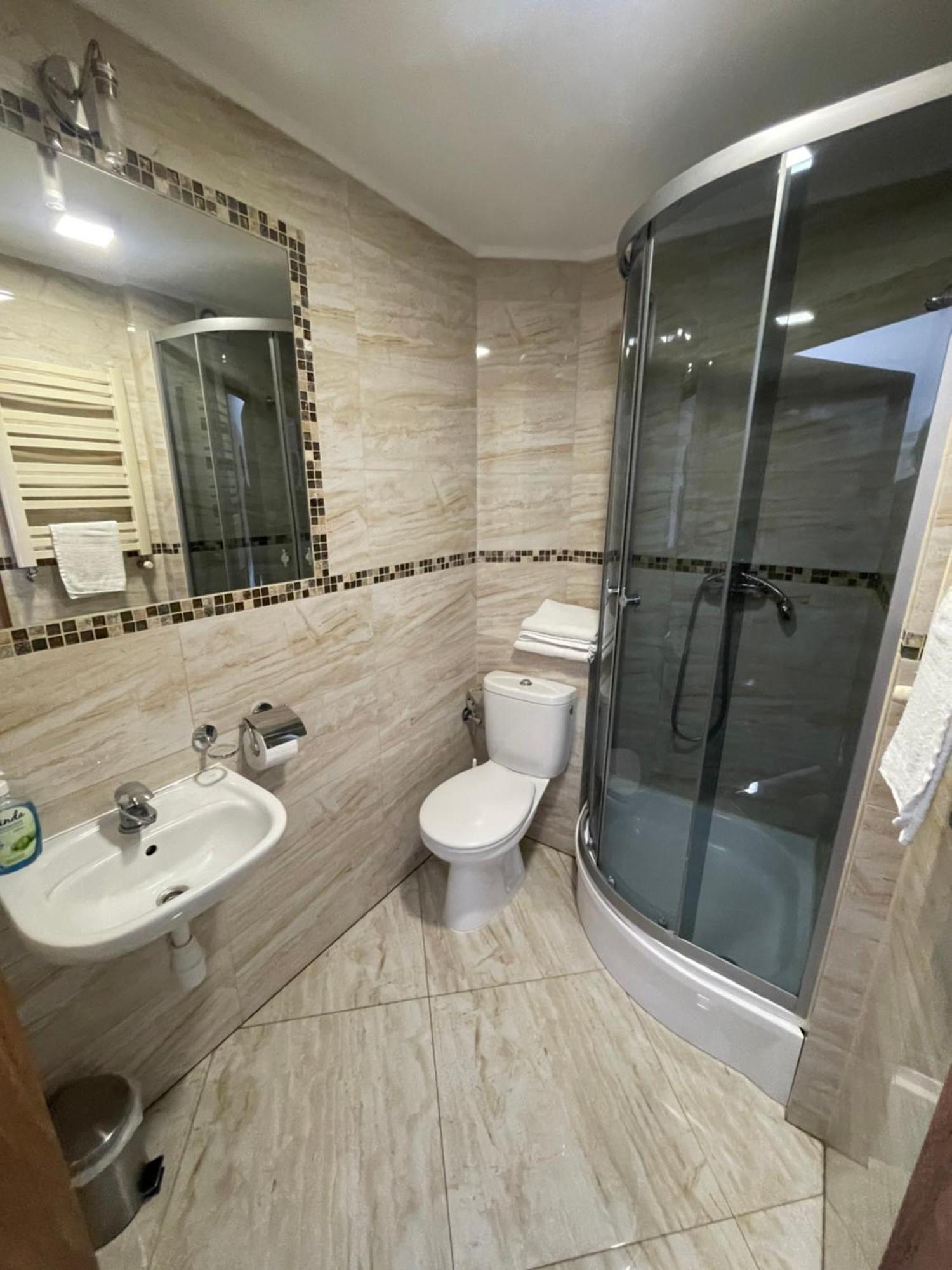 Hotelik Gold Raszyn Buitenkant foto