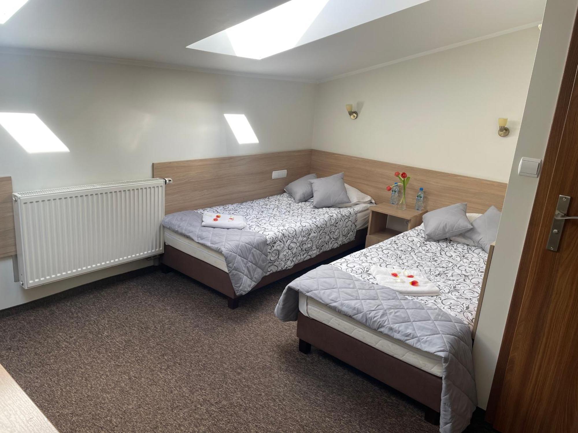 Hotelik Gold Raszyn Buitenkant foto