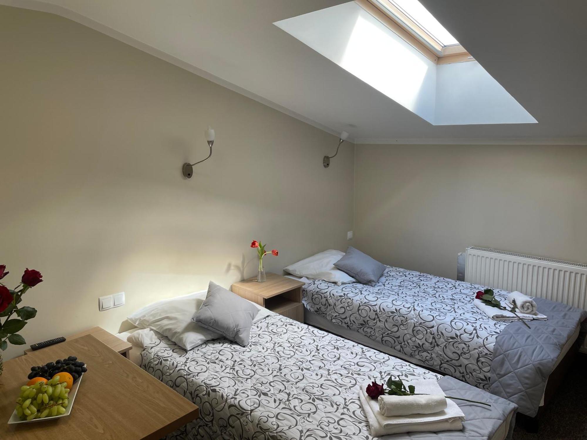 Hotelik Gold Raszyn Buitenkant foto