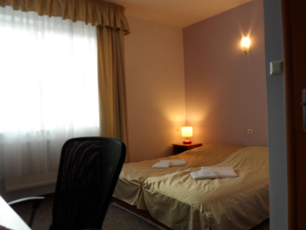 Hotelik Gold Raszyn Kamer foto